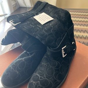 Coach Size 7M Ladies Suede Black Boots